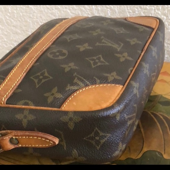 Louis Vuitton crossbody! - Picture 6 of 6